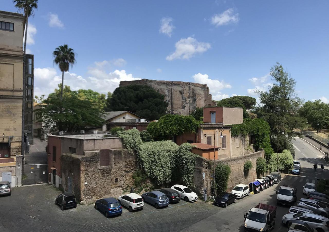 La Polveriera, Appartamenti Eleganti E Luminosi Vicino Al Colosseo Roma Exterior foto